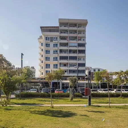公寓 Luxurious Middle Flat Seaside In Heart Of *